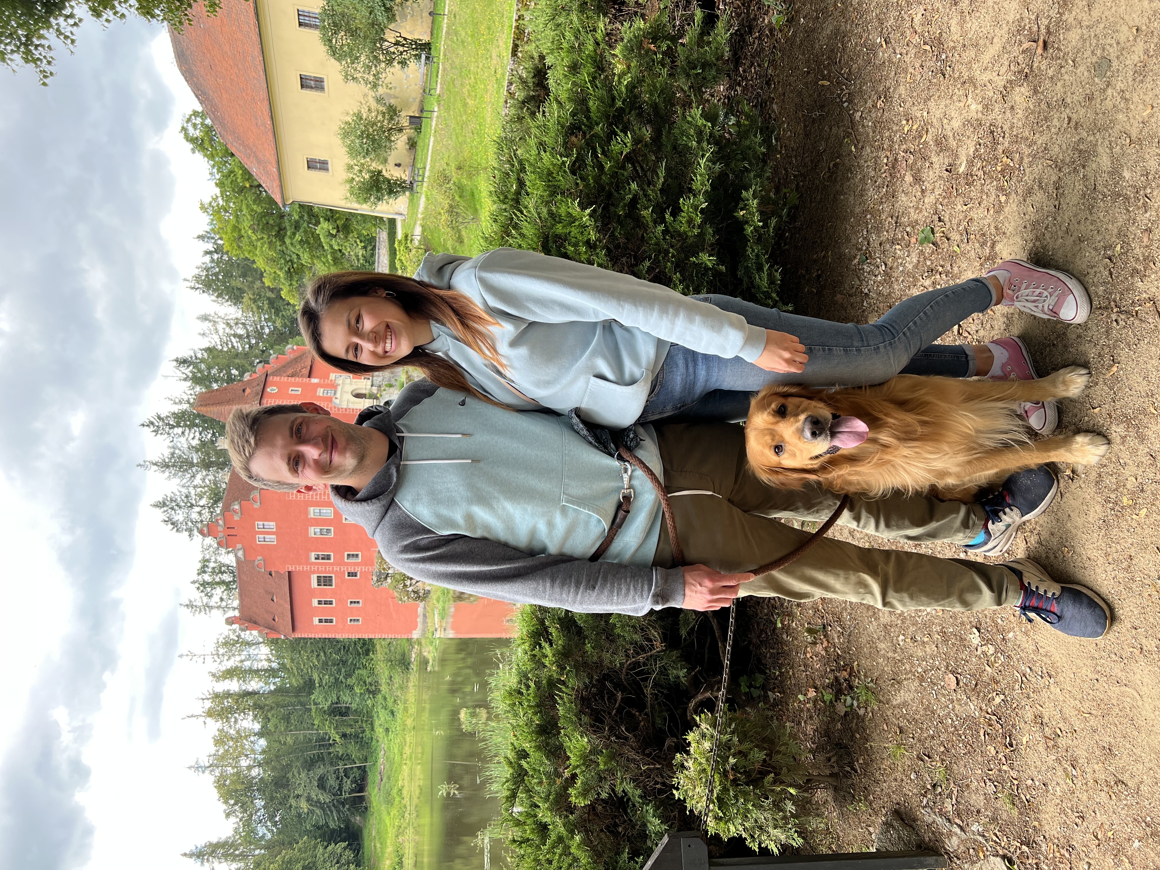 Toto jsou (tentokrát už opravdu) nevěsta a ženich.